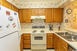 305 N Hillside Dr. photo 4