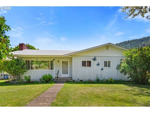 12804 TILLER TRAIL HWY, Days Creek, OR 97429