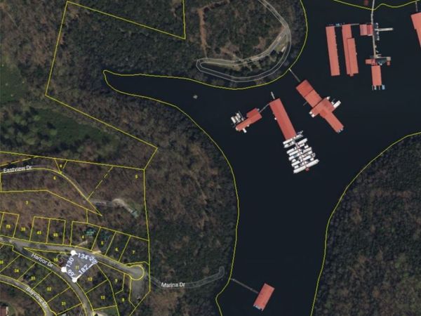 11 Bay Dr, Lancaster, TN 38569