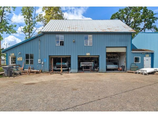 13780 S MACKSBURG RD, Molalla, OR 97038