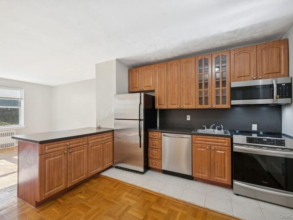 162-21 Powells Cove Boulevard, Unit 1M, Beechhurst, NY 11357