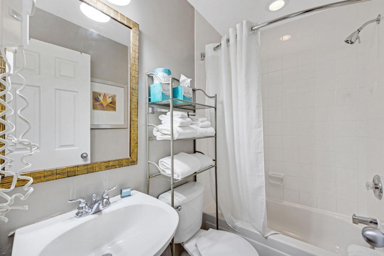 7021 Harbor Village Drive, Duck Key, FL 33050 Photo