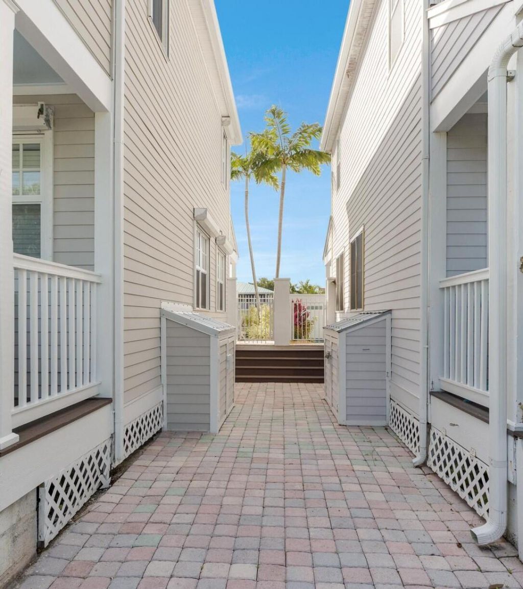 7021 Harbor Village Drive, Duck Key, FL 33050 Photo