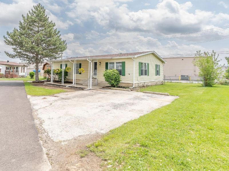 1203 Chateau Court, Findlay, OH 45840 Photo 2