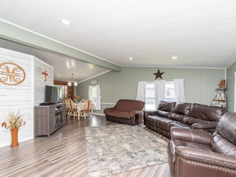 1203 Chateau Court, Findlay, OH 45840 Photo 6