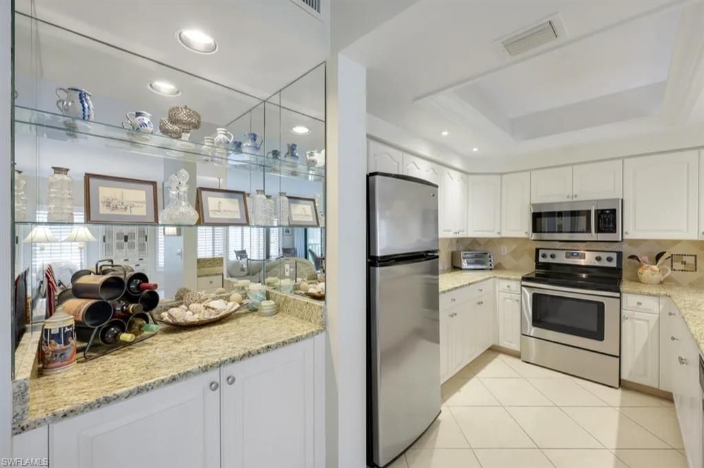 6770 Pelican Bay Blvd, Unit 225, Naples, FL 34108 Photo