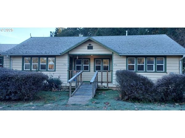 252 5TH ST, Glendale, OR 97442