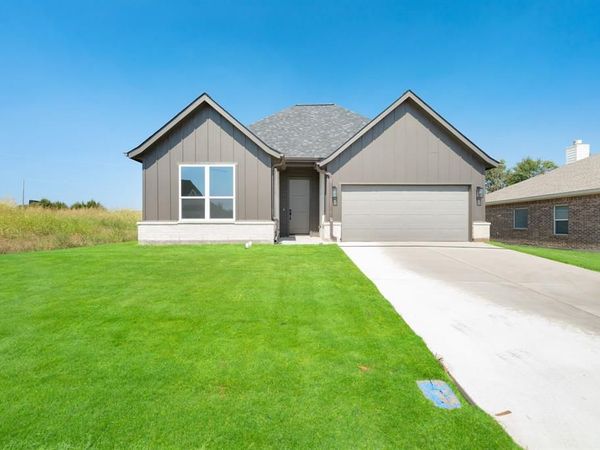 301 Kelcey Court, Trenton, TX 75490