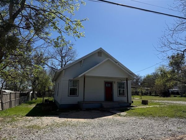 602 W Walcott Avenue, Comanche, TX 76442