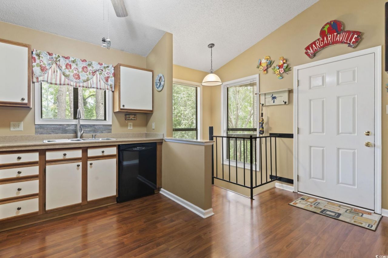 752 Tall Oaks Ct. Photo 9