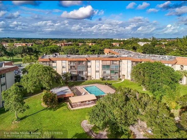 6100 S Falls Circle Drive, Unit 204, Lauderhill, FL 33319