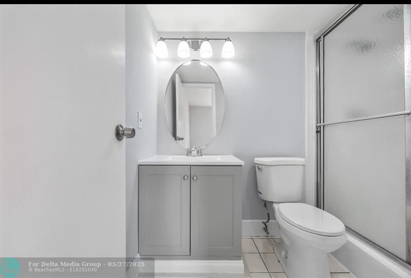 6100 S Falls Circle Drive, Unit 204, Lauderhill, FL 33319 Photo