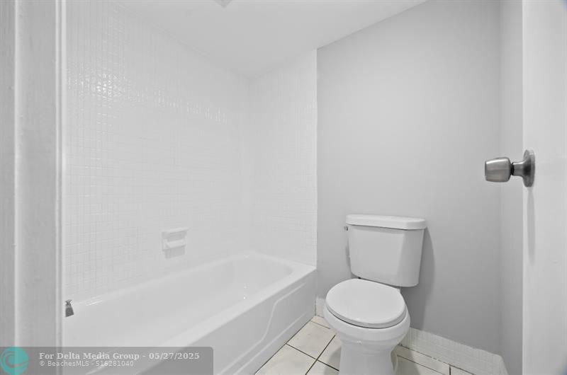 6100 S Falls Circle Drive, Unit 204, Lauderhill, FL 33319 Photo