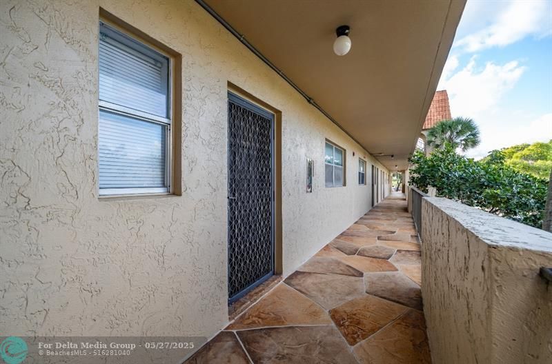 6100 S Falls Circle Drive, Unit 204, Lauderhill, FL 33319 Photo