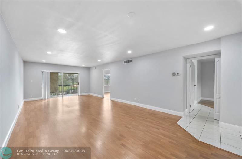 6100 S Falls Circle Drive, Unit 204, Lauderhill, FL 33319 Photo