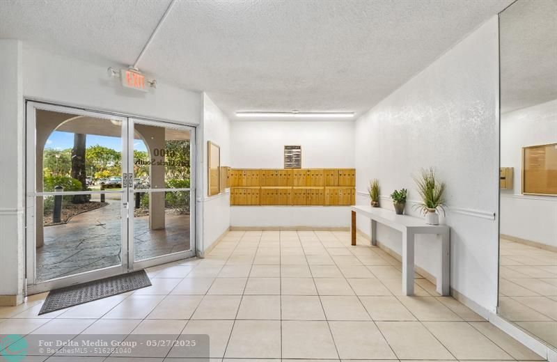 6100 S Falls Circle Drive, Unit 204, Lauderhill, FL 33319 Photo