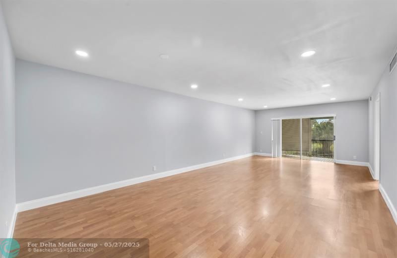 6100 S Falls Circle Drive, Unit 204, Lauderhill, FL 33319 Photo