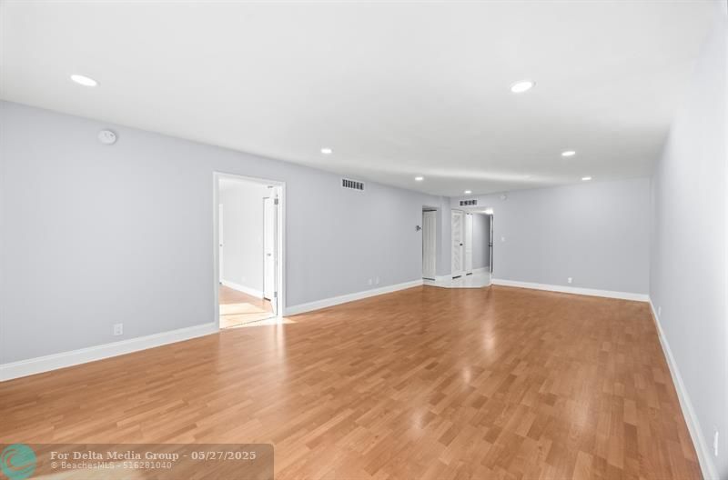 6100 S Falls Circle Drive, Unit 204, Lauderhill, FL 33319 Photo