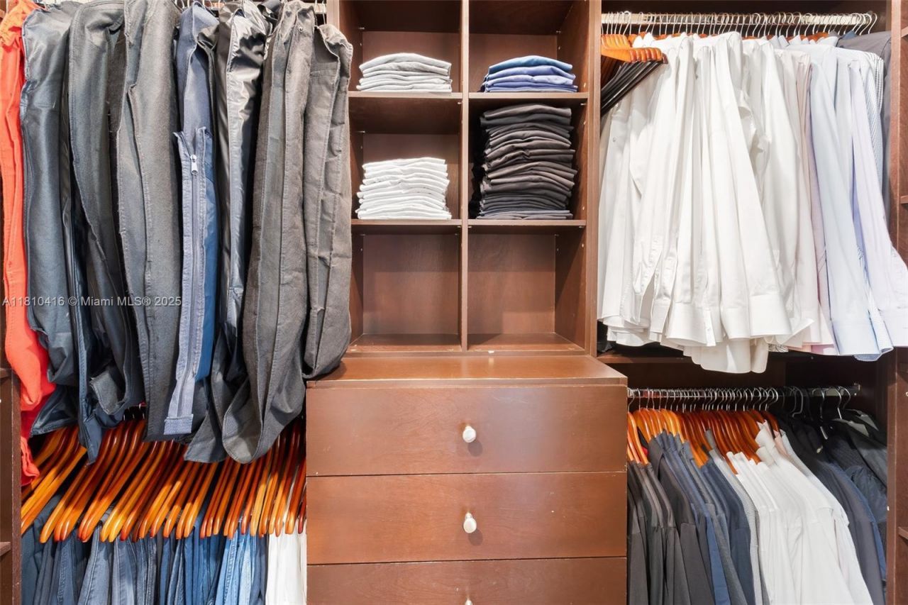 275 189th Ter, Sunny Isles Beach, FL 33160 Photo