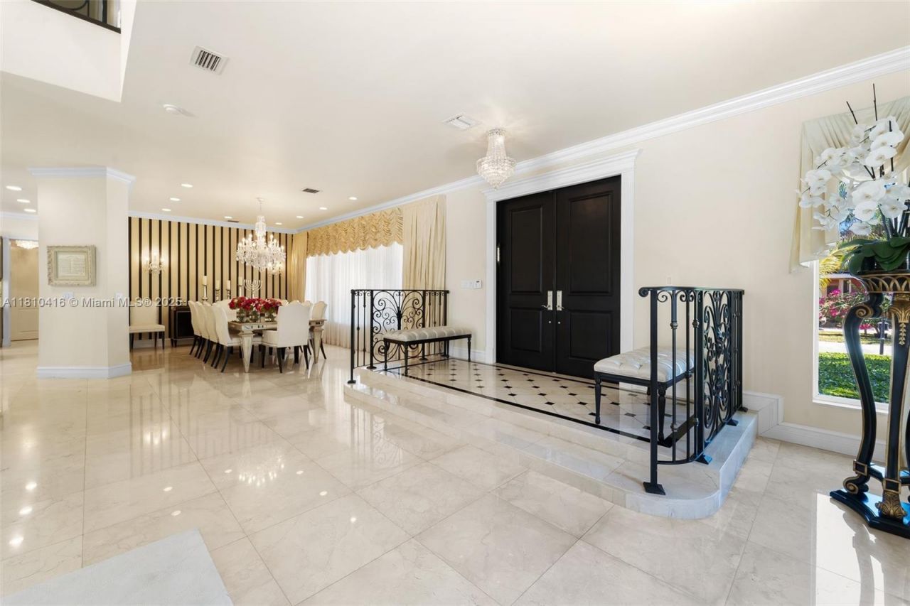275 189th Ter, Sunny Isles Beach, FL 33160 Photo