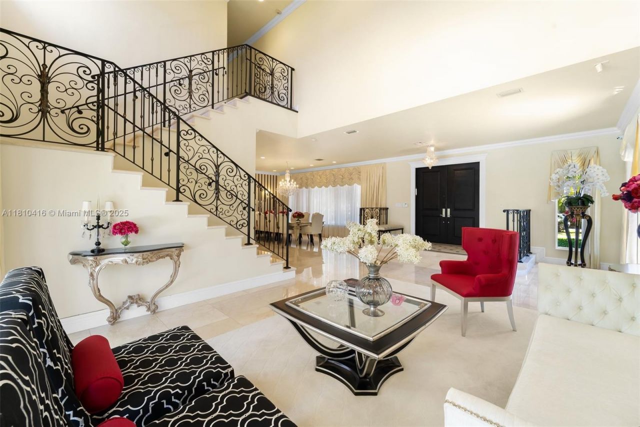 275 189th Ter, Sunny Isles Beach, FL 33160 Photo