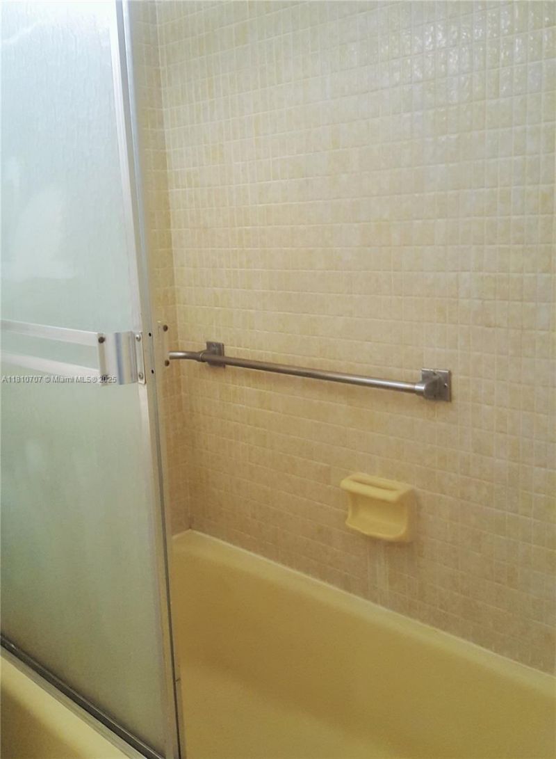 19080 NE 3rd Ct, Unit 318, Miami, FL 33179 Photo