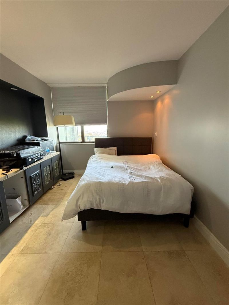 3375 N Country Club Dr, Unit 1004, Aventura, FL 33180 Photo