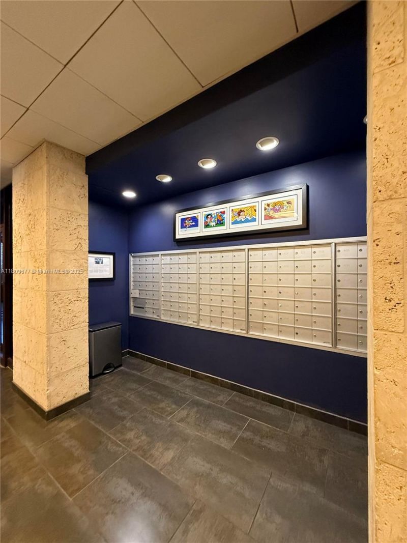 3375 N Country Club Dr, Unit 1004, Aventura, FL 33180 Photo