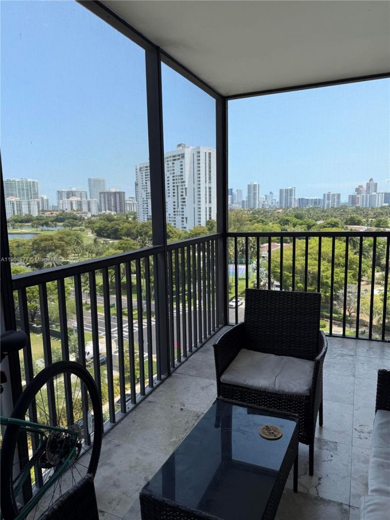 3375 N Country Club Dr, Unit 1004, Aventura, FL 33180 Photo