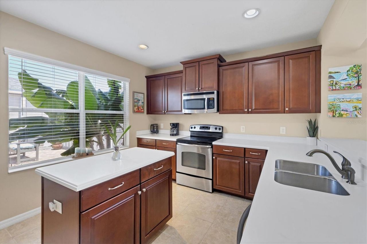 4811 Woodbrook Drive, Sarasota, FL 34243 Photo