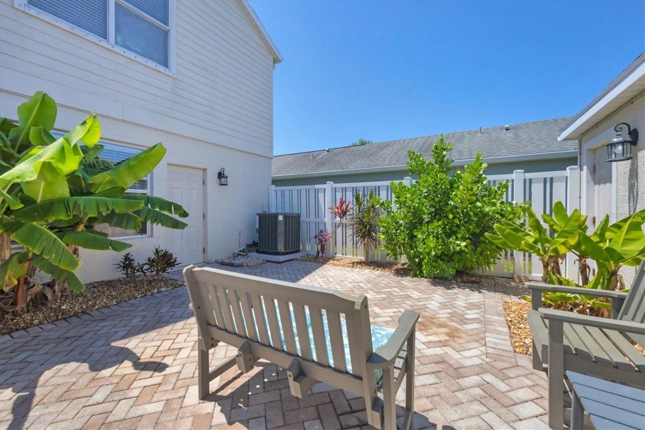 4811 Woodbrook Drive, Sarasota, FL 34243 Photo