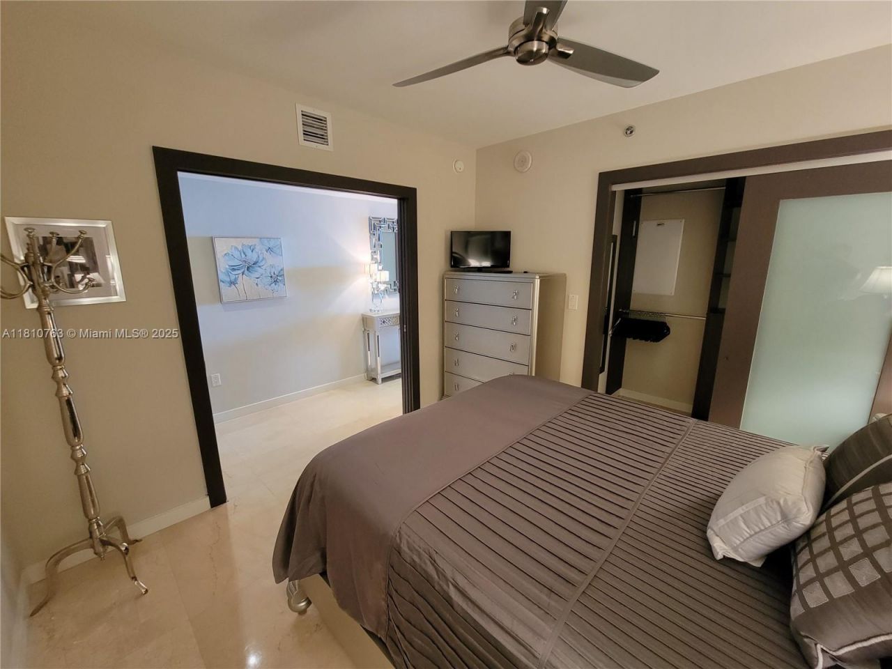 1830 S Ocean Dr, Unit 2312, Hallandale Beach, FL 33009 Photo