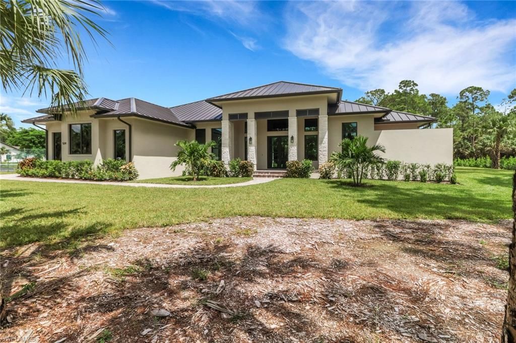 524 13th St Sw, Naples, FL 34117 Photo