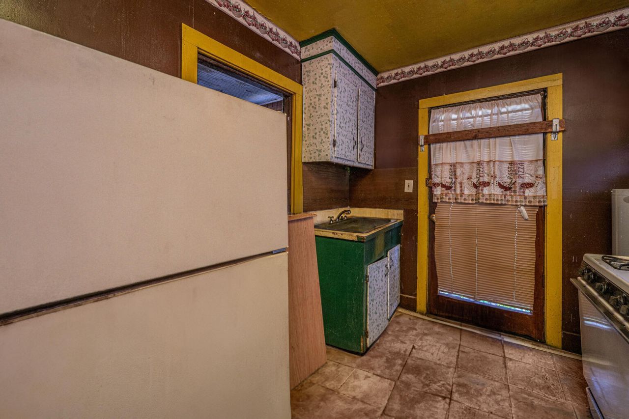 200 Fishburne Street Photo 14