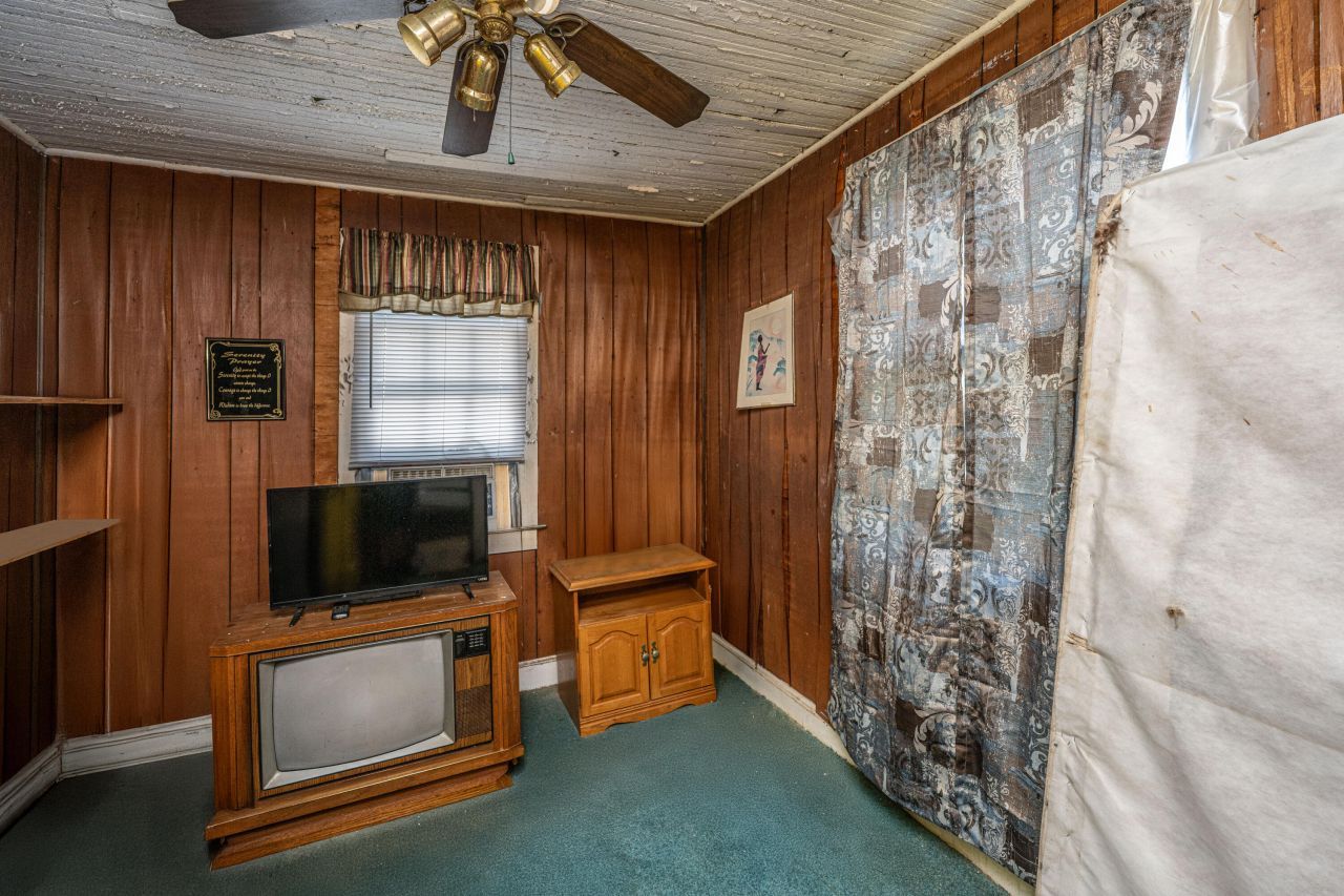 200 Fishburne Street Photo 17