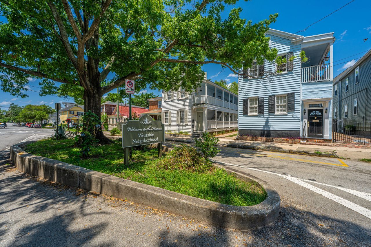 200 Fishburne Street Photo 24