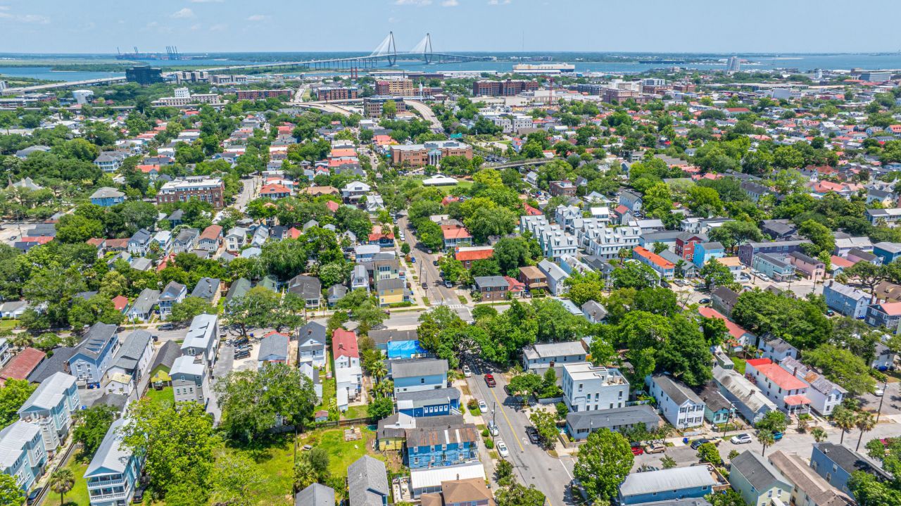 200 Fishburne Street Photo 48