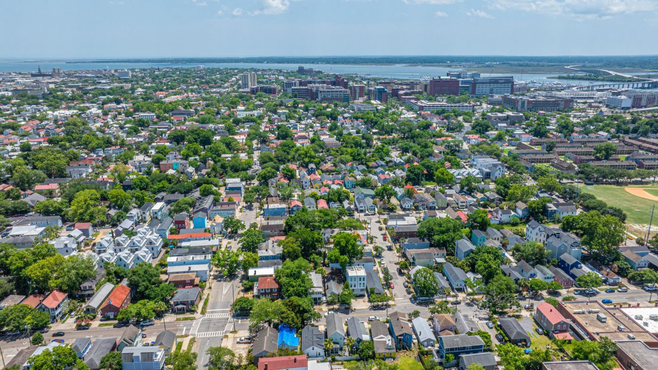 200 Fishburne Street Photo 60