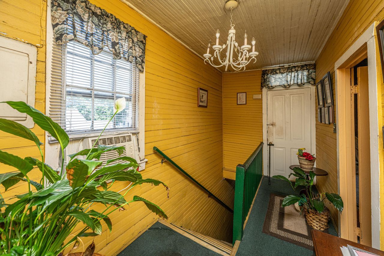 200 Fishburne Street Photo 7