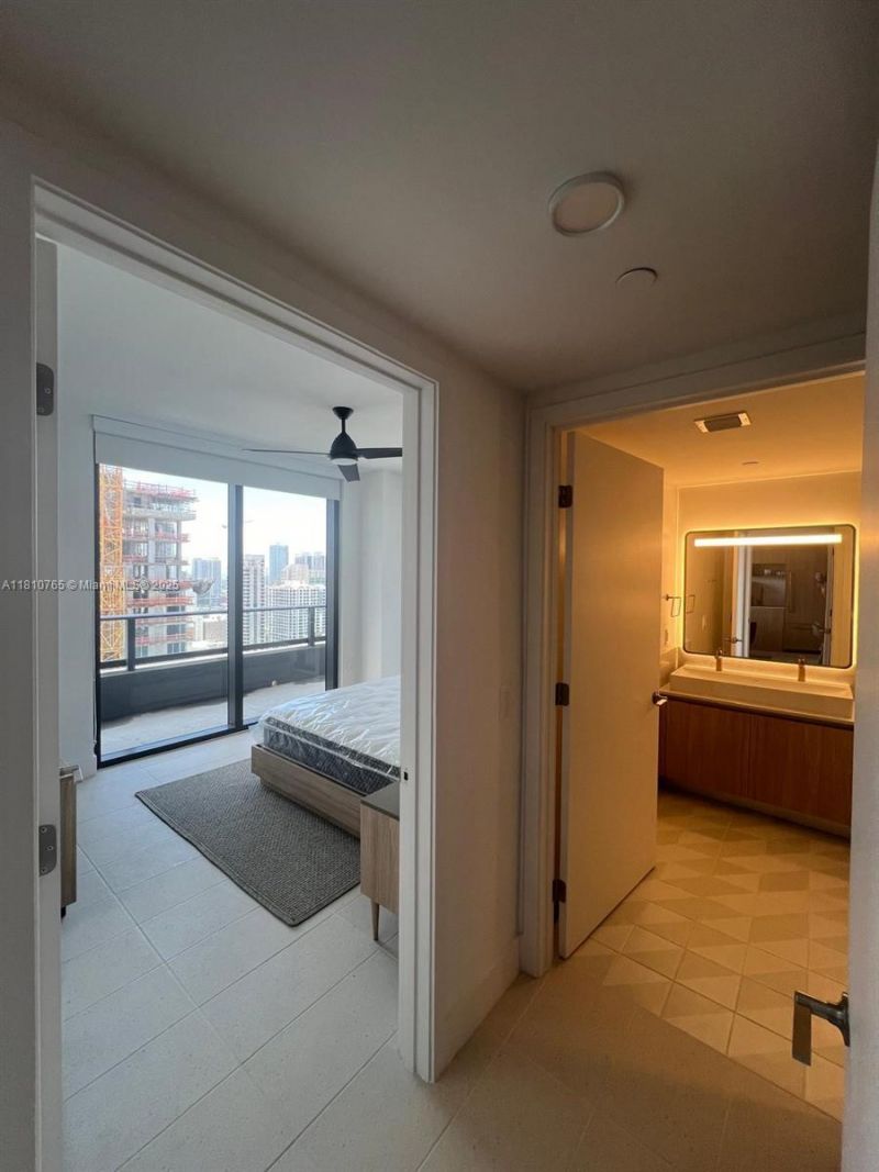 159 NE 6th St, Unit 3205, Miami, FL 33132 Photo