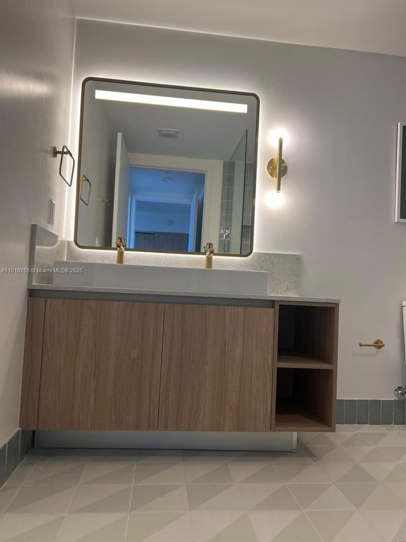 159 NE 6th St, Unit 3205, Miami, FL 33132 Photo