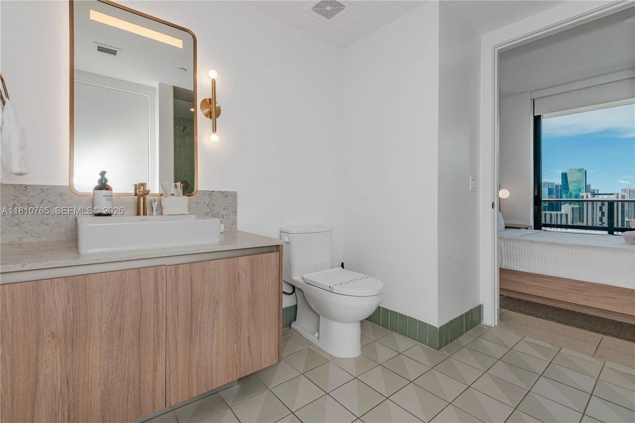 159 NE 6th St, Unit 3205, Miami, FL 33132 Photo