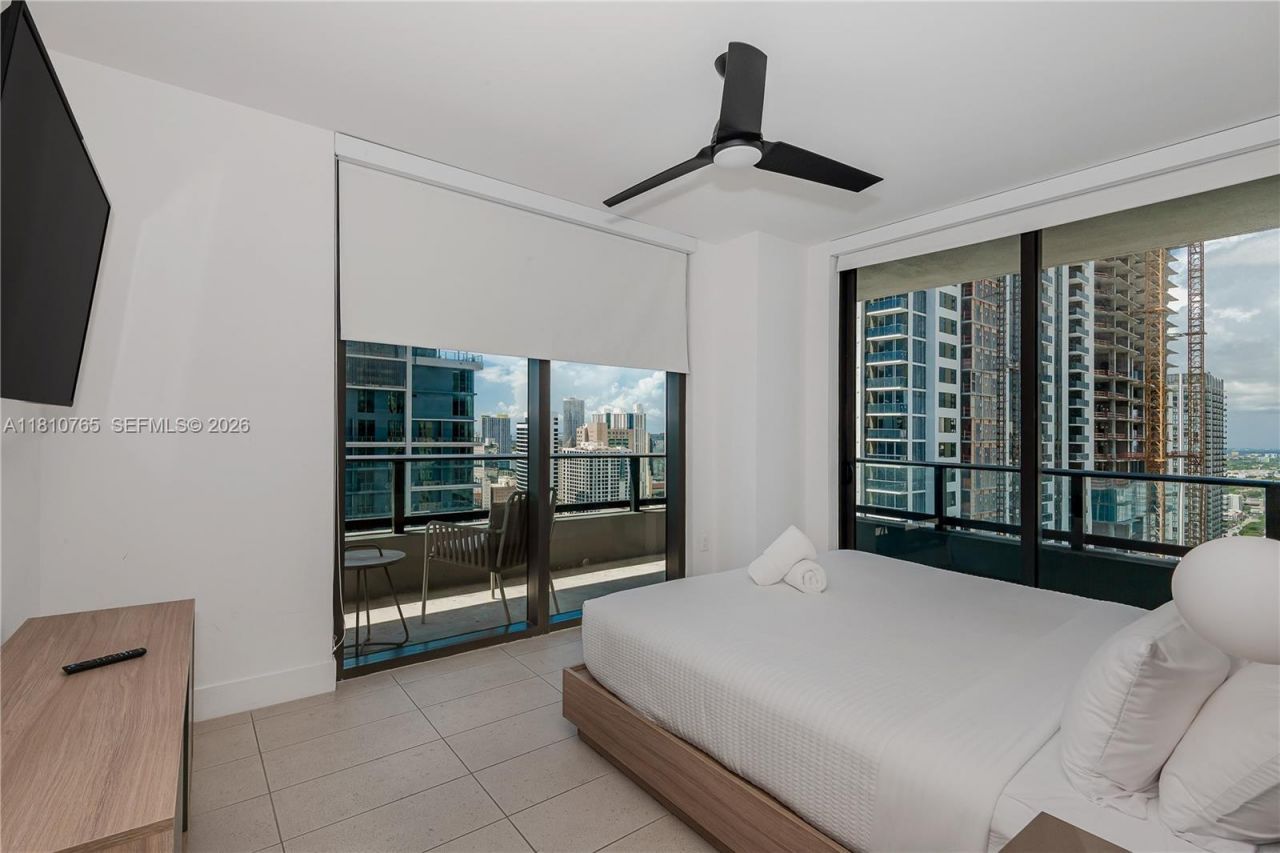 159 NE 6th St, Unit 3205, Miami, FL 33132 Photo
