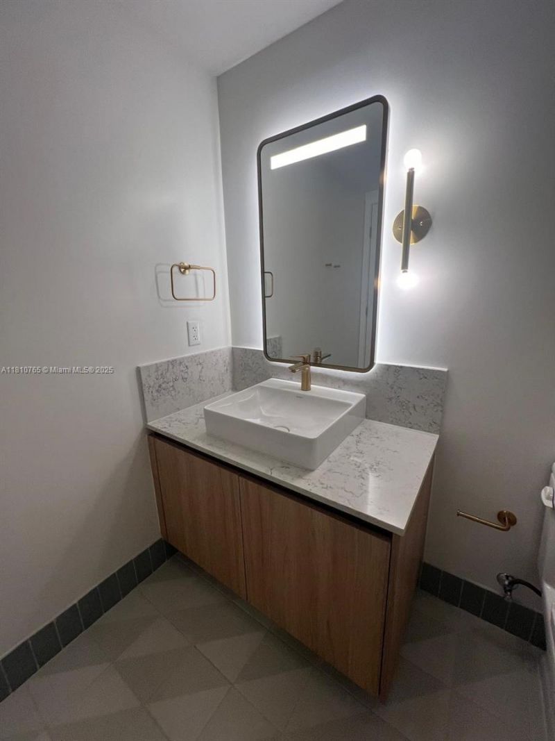 159 NE 6th St, Unit 3205, Miami, FL 33132 Photo