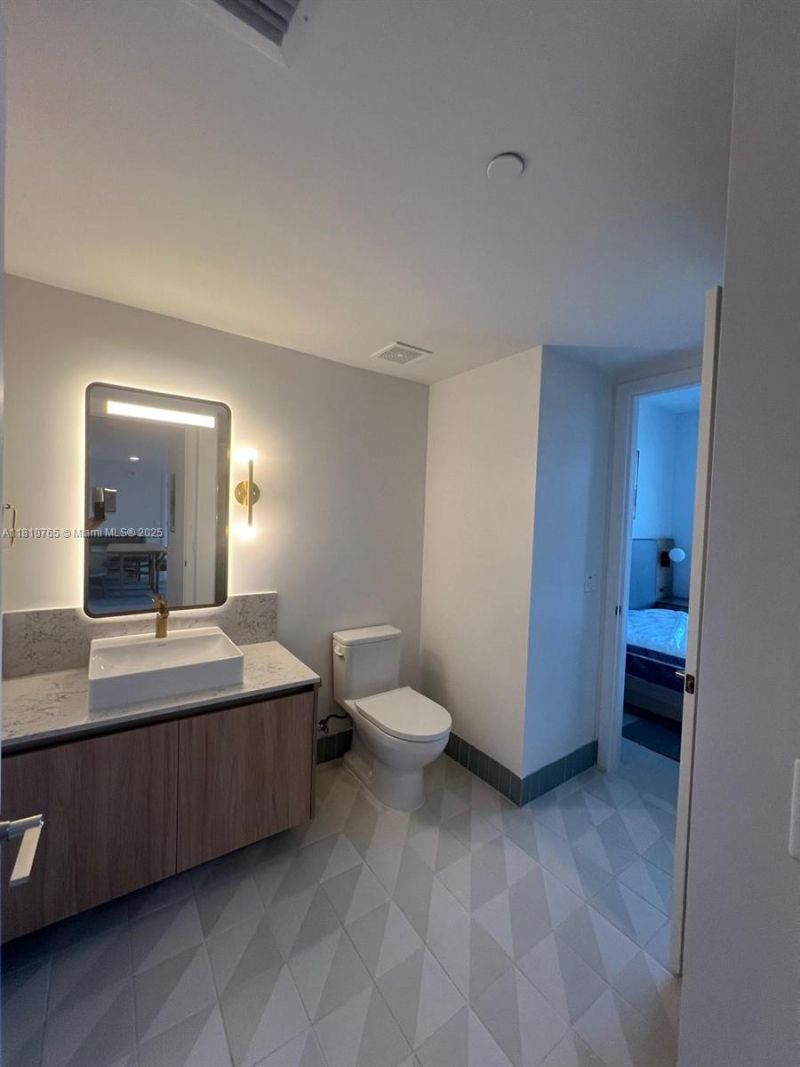 159 NE 6th St, Unit 3205, Miami, FL 33132 Photo