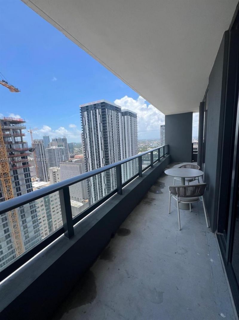 159 NE 6th St, Unit 3205, Miami, FL 33132 Photo
