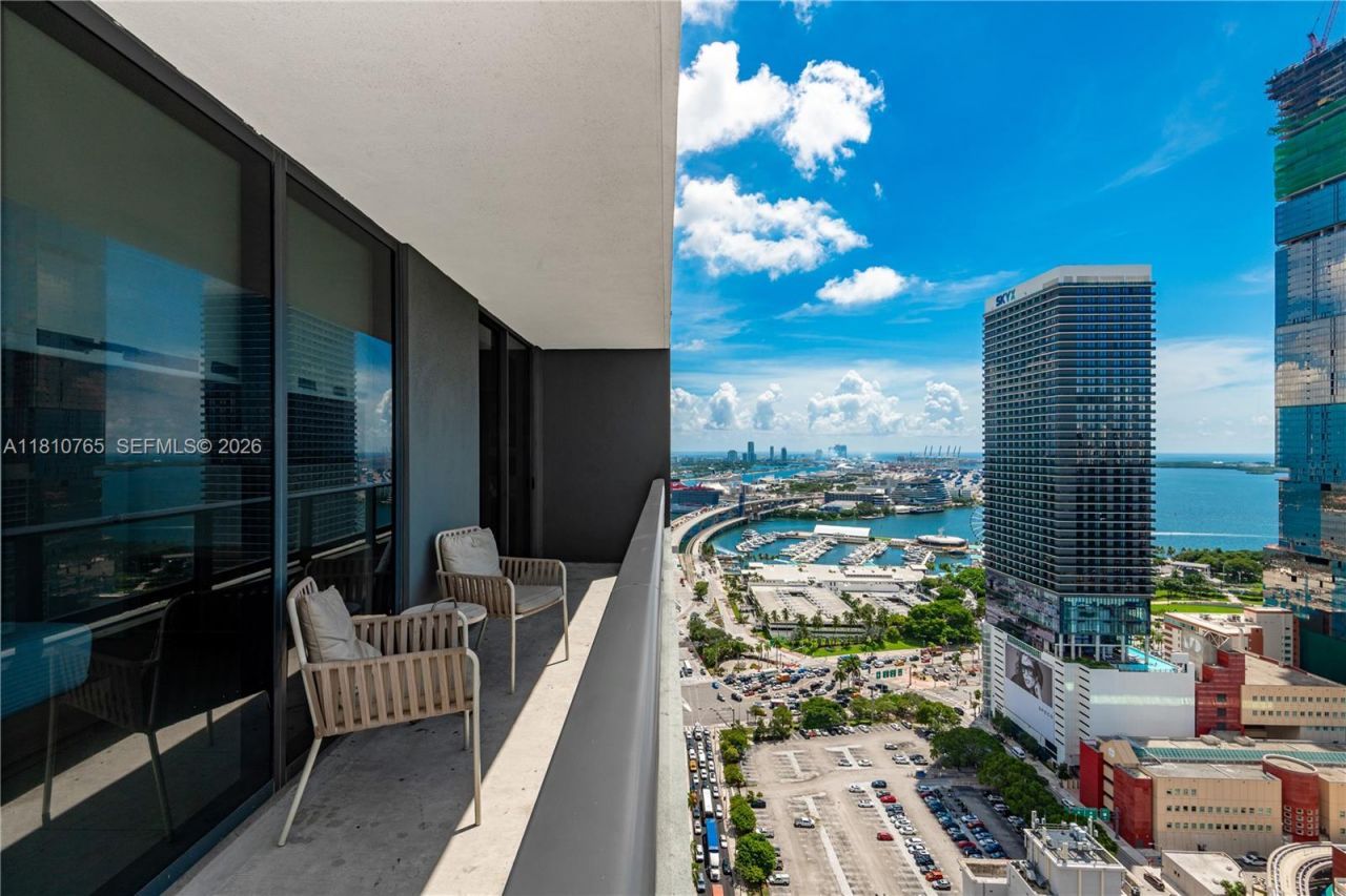 159 NE 6th St, Unit 3205, Miami, FL 33132 Photo