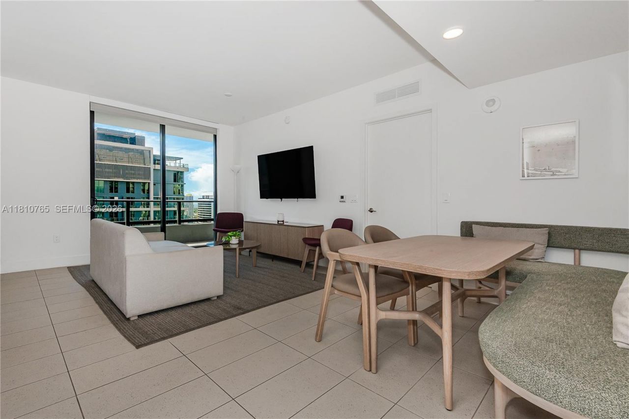 159 NE 6th St, Unit 3205, Miami, FL 33132 Photo