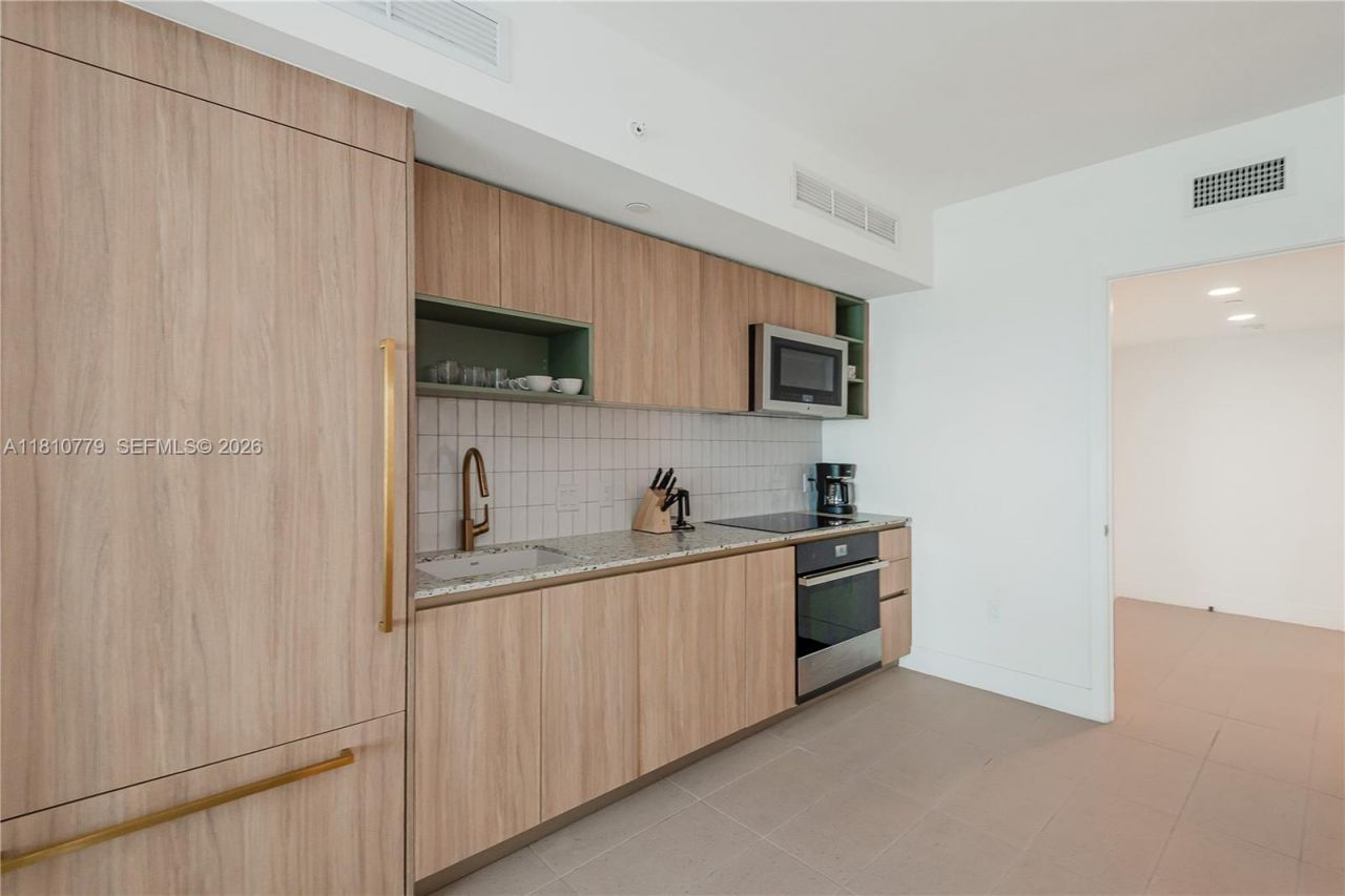 159 NE 6th St, Unit 4215, Miami, FL 33132 Photo