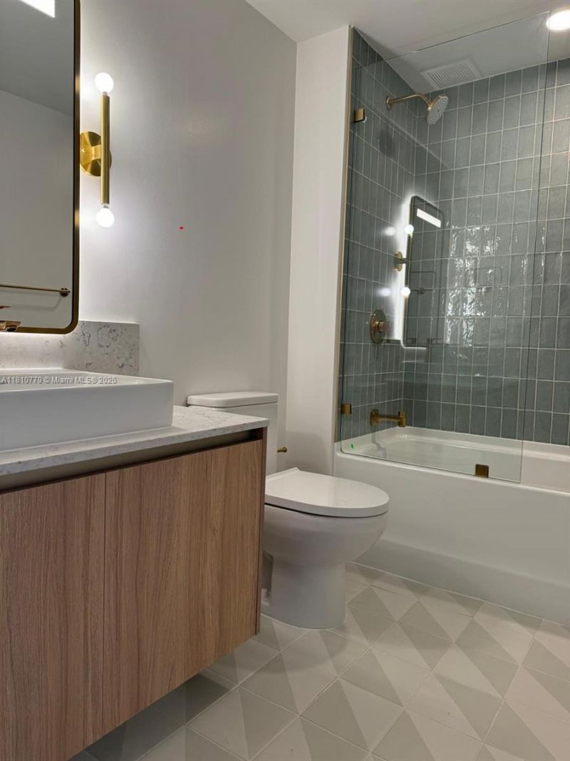 159 NE 6th St, Unit 4215, Miami, FL 33132 Photo